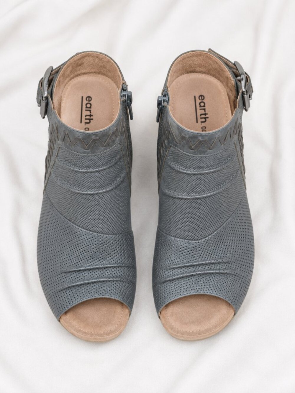 Earth Attalea Slate Blue Perforated Leather Peep Toe Wedge Sandals 9.5 - Picture 8 of 15